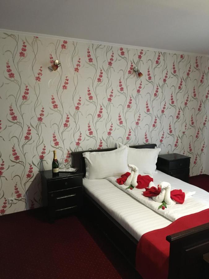 Pension La Viorel Isaila Sibiu Bagian luar foto